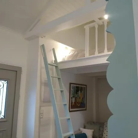 Emeraldi House Apartmán