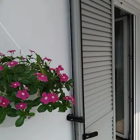 Apartmán Emeraldi House Vlikhón