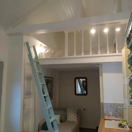 Apartament Emeraldi House *