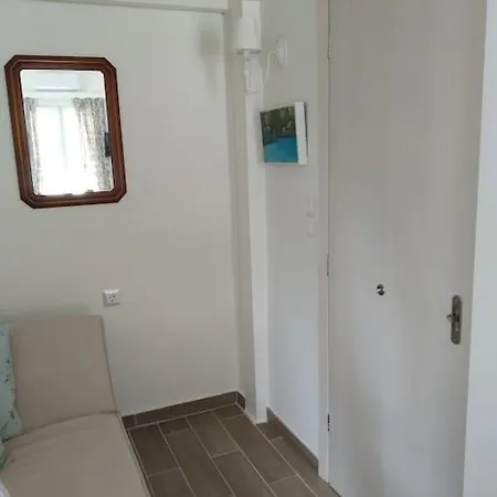 Apartament Emeraldi House *