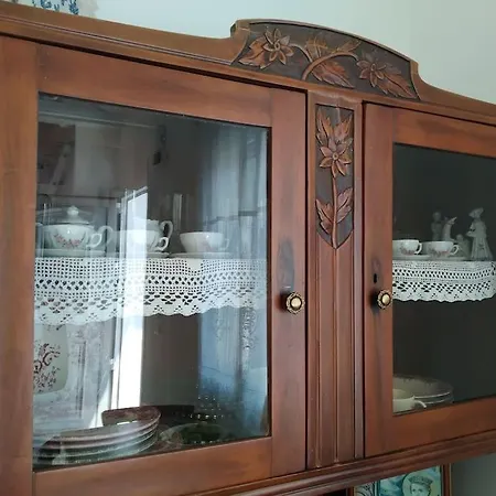 Apartament Emeraldi House *